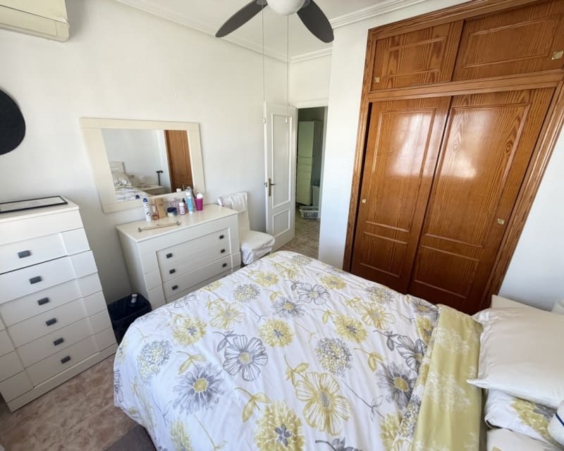 Apartamento de 3 habitaciones en La Zenia en venta con piscina - 188.500 € (Ref: 9895482)