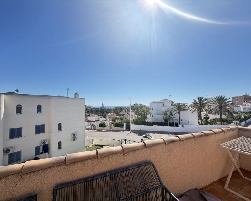 Apartamento de 3 habitaciones en La Zenia en venta con piscina - 188.500 € (Ref: 9895482)