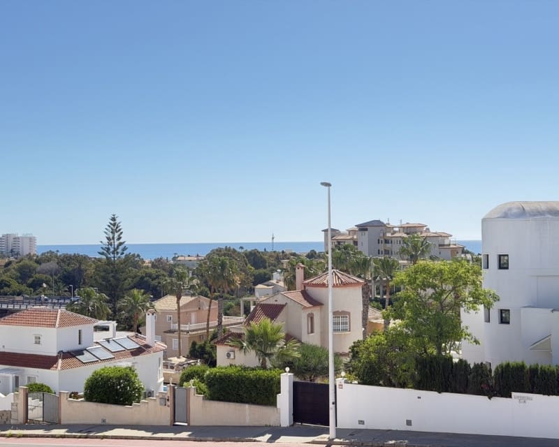 Apartamento de 3 habitaciones en La Zenia en venta con piscina - 188.500 € (Ref: 9895482)