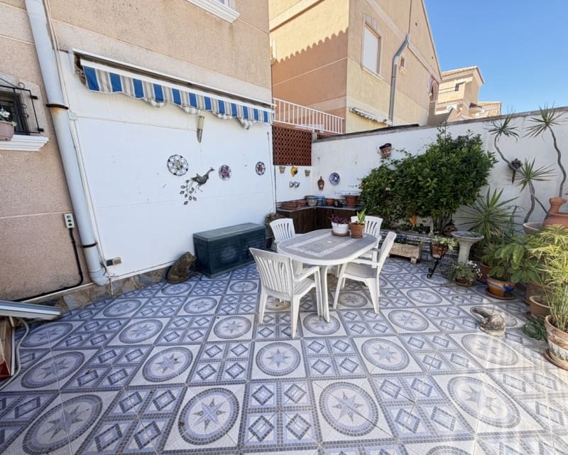 Apartamento de 3 habitaciones en La Zenia en venta con piscina - 188.500 € (Ref: 9895482)
