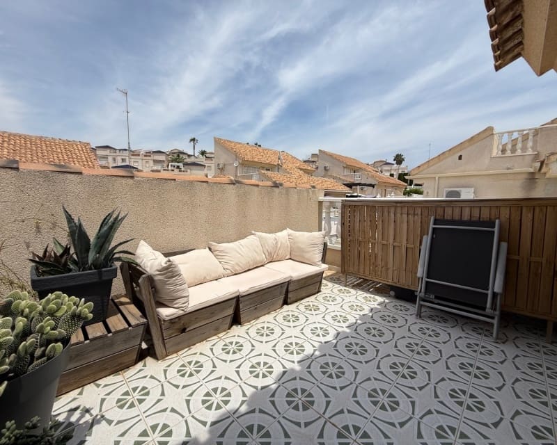 2 bedroom Villa for sale in La Marquesa with pool - € 177,000 (Ref: 9895483)