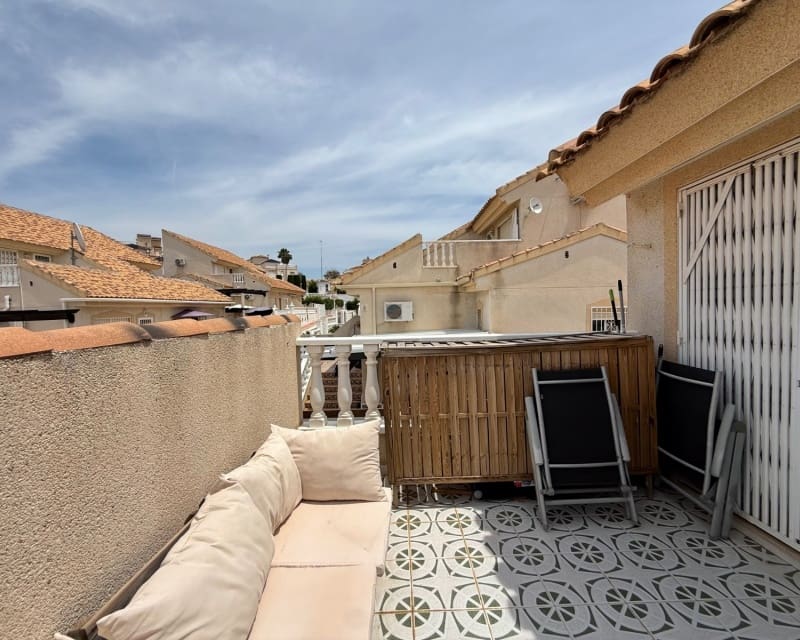 2 bedroom Villa for sale in La Marquesa with pool - € 177,000 (Ref: 9895483)