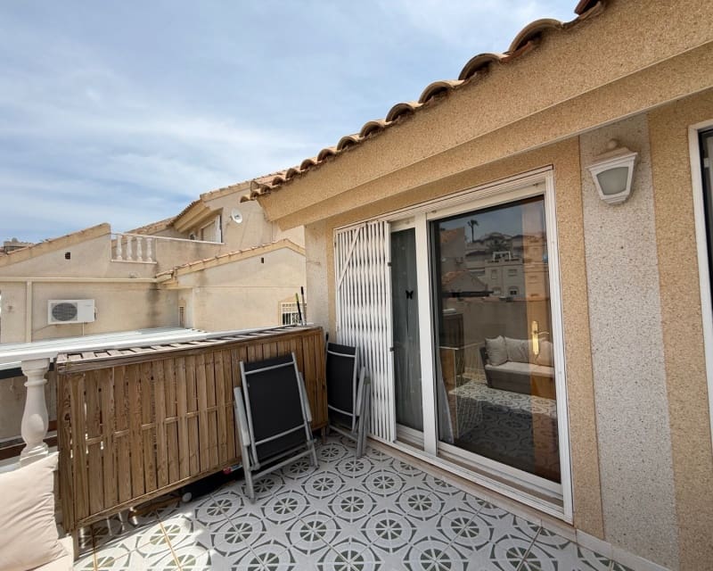 2 bedroom Villa for sale in La Marquesa with pool - € 177,000 (Ref: 9895483)
