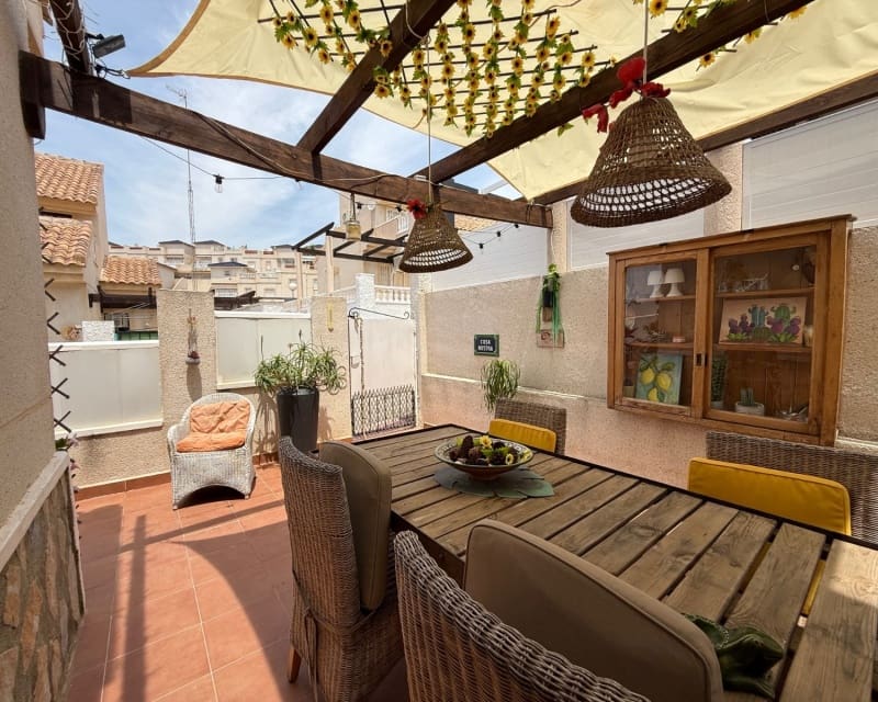 2 bedroom Villa for sale in La Marquesa with pool - € 177,000 (Ref: 9895483)