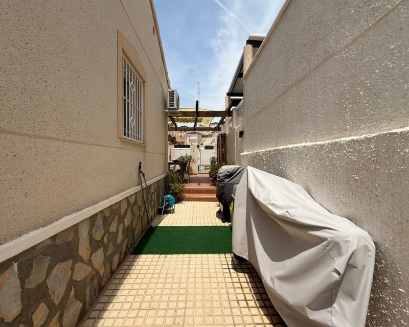 2 bedroom Villa for sale in La Marquesa with pool - € 177,000 (Ref: 9895483)