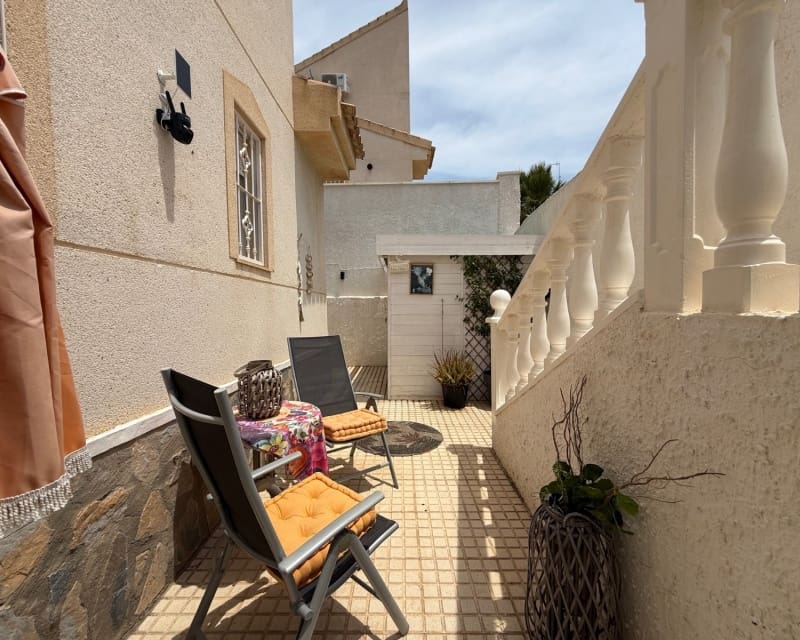 2 bedroom Villa for sale in La Marquesa with pool - € 177,000 (Ref: 9895483)