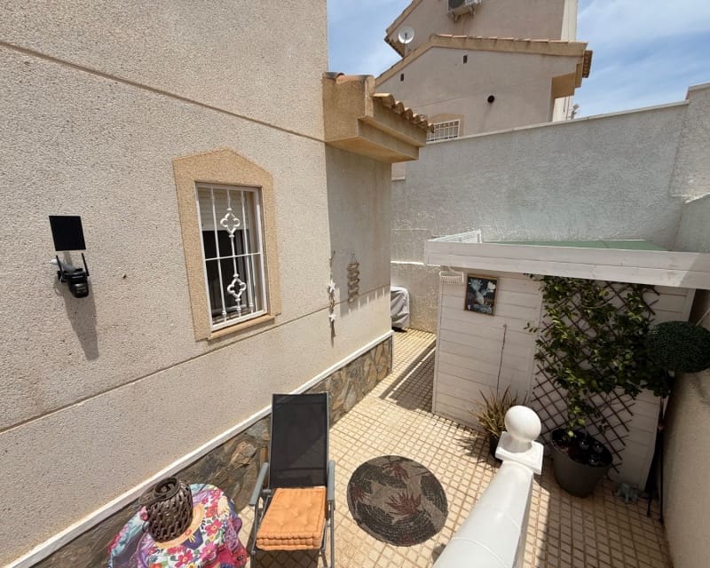 2 bedroom Villa for sale in La Marquesa with pool - € 177,000 (Ref: 9895483)