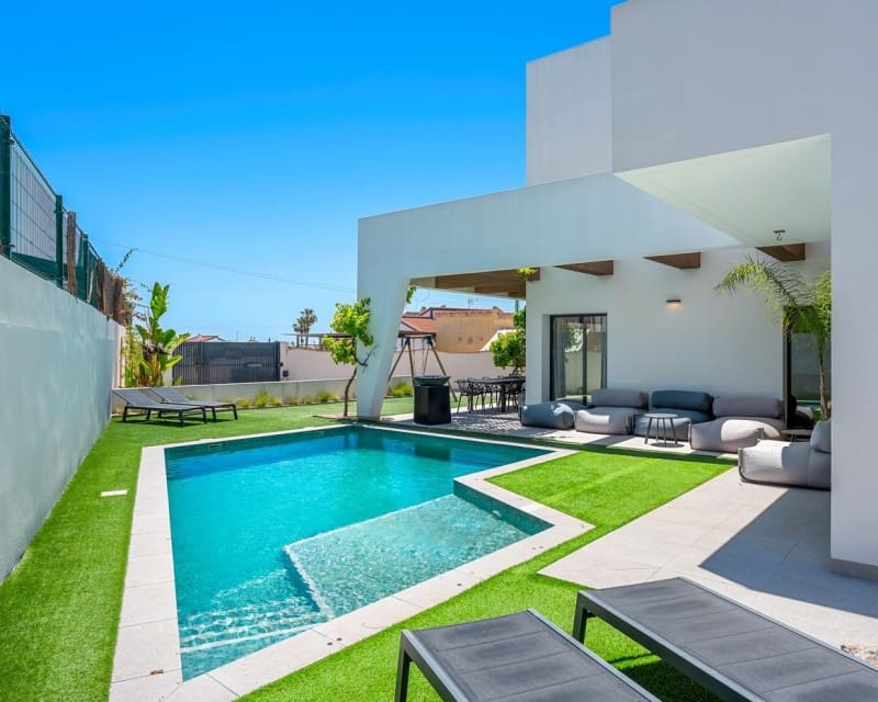 4 sypialnia Willa na sprzedaż w Ciudad Quesada z basenem - 669 000 € (Ref: 9895486)