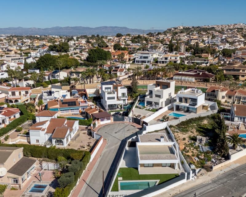 4 sypialnia Willa na sprzedaż w Ciudad Quesada z basenem - 669 000 € (Ref: 9895486)