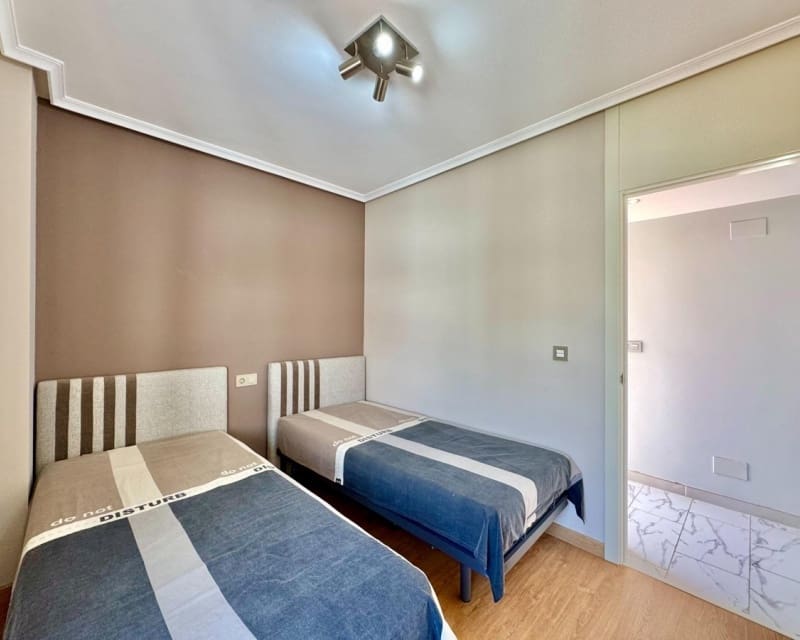 2 soveværelse Lejlighed til salg i Orihuela Costa med swimmingpool - € 229.950 (Ref: 9895488)