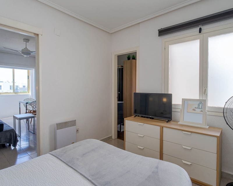 1 quarto Apartamento para venda em Punta Prima com piscina - 135 000 € (Ref: 9895489)
