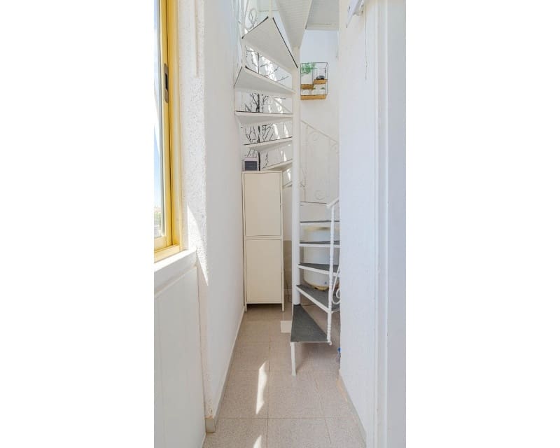 1 quarto Apartamento para venda em Punta Prima com piscina - 135 000 € (Ref: 9895489)