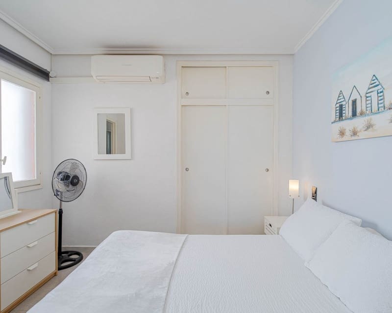 1 quarto Apartamento para venda em Punta Prima com piscina - 135 000 € (Ref: 9895489)