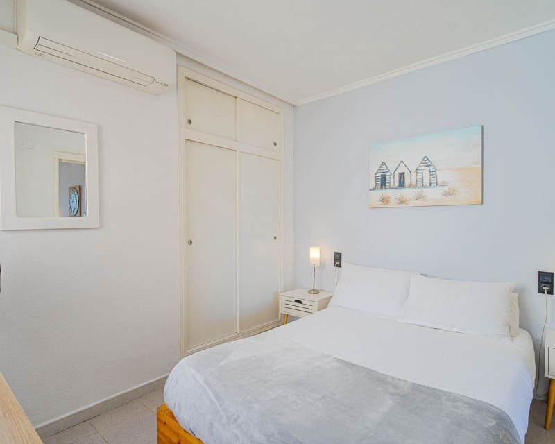 1 quarto Apartamento para venda em Punta Prima com piscina - 135 000 € (Ref: 9895489)