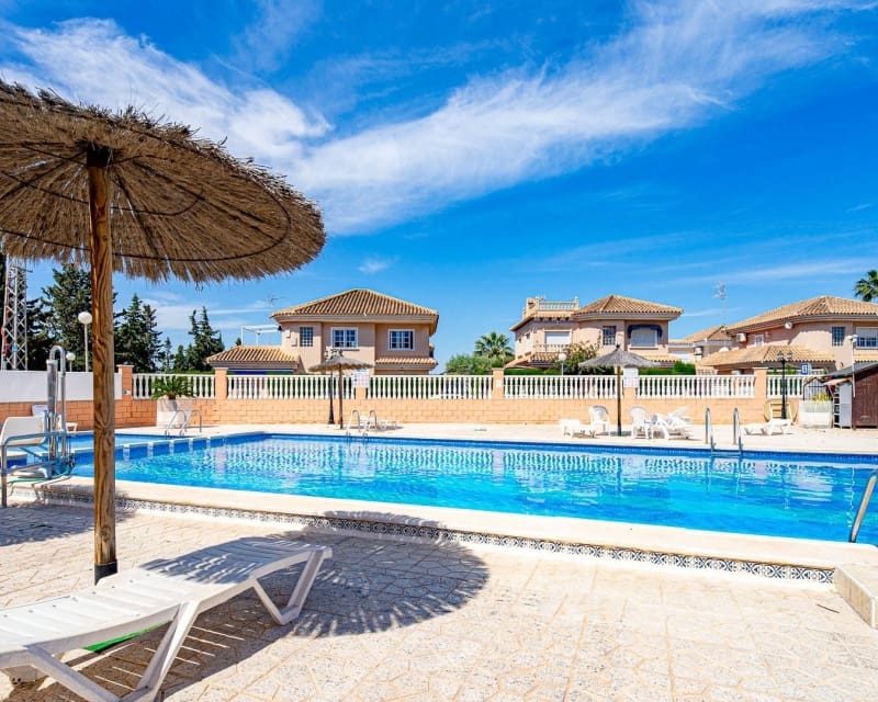 1 quarto Apartamento para venda em Punta Prima com piscina - 135 000 € (Ref: 9895489)