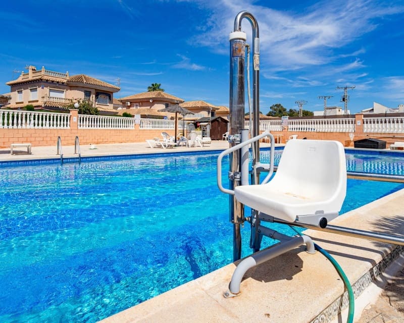 1 quarto Apartamento para venda em Punta Prima com piscina - 135 000 € (Ref: 9895489)