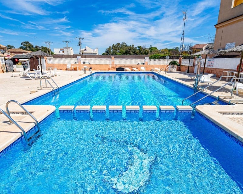 1 quarto Apartamento para venda em Punta Prima com piscina - 135 000 € (Ref: 9895489)