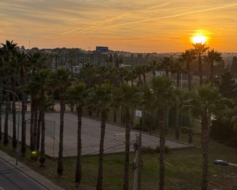 1 Zimmer Apartment zu verkaufen in Torrevieja - 119.000 € (Ref: 9895491)