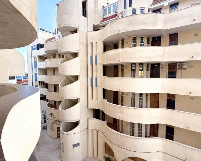1 Zimmer Apartment zu verkaufen in Torrevieja - 119.000 € (Ref: 9895491)