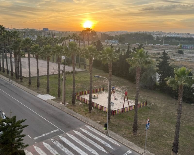 1 Zimmer Apartment zu verkaufen in Torrevieja - 119.000 € (Ref: 9895491)
