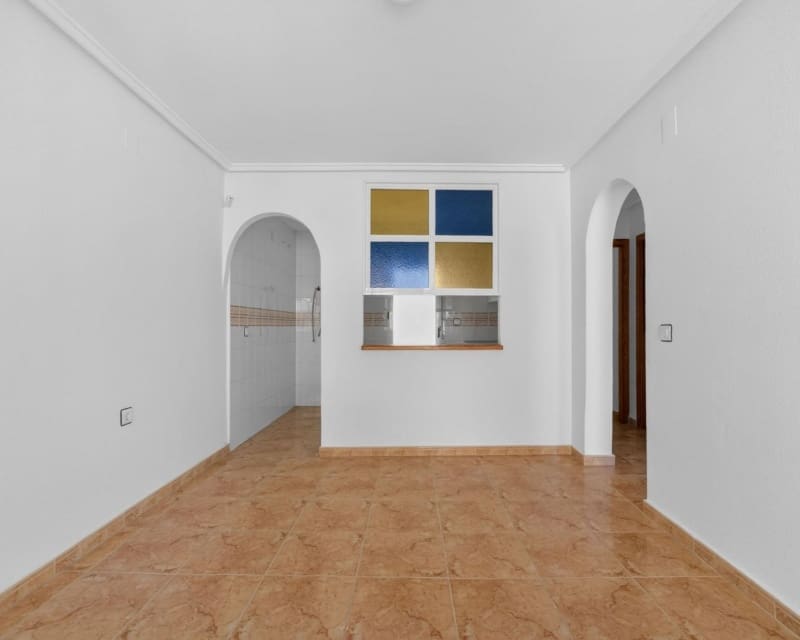 2 soveværelse Lejlighed til salg i Torrevieja med swimmingpool - € 129.900 (Ref: 9895493)