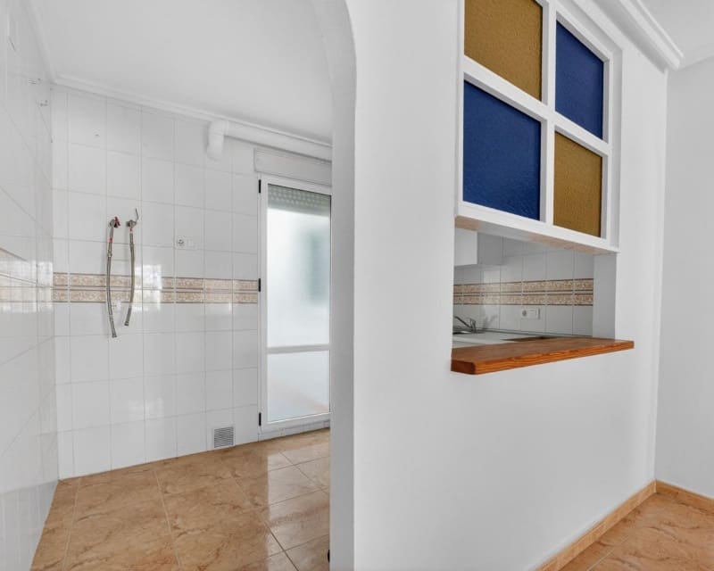 2 soveværelse Lejlighed til salg i Torrevieja med swimmingpool - € 129.900 (Ref: 9895493)