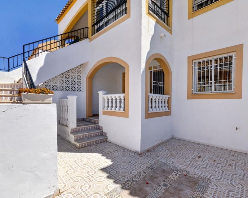 2 soveværelse Lejlighed til salg i Torrevieja med swimmingpool - € 129.900 (Ref: 9895493)