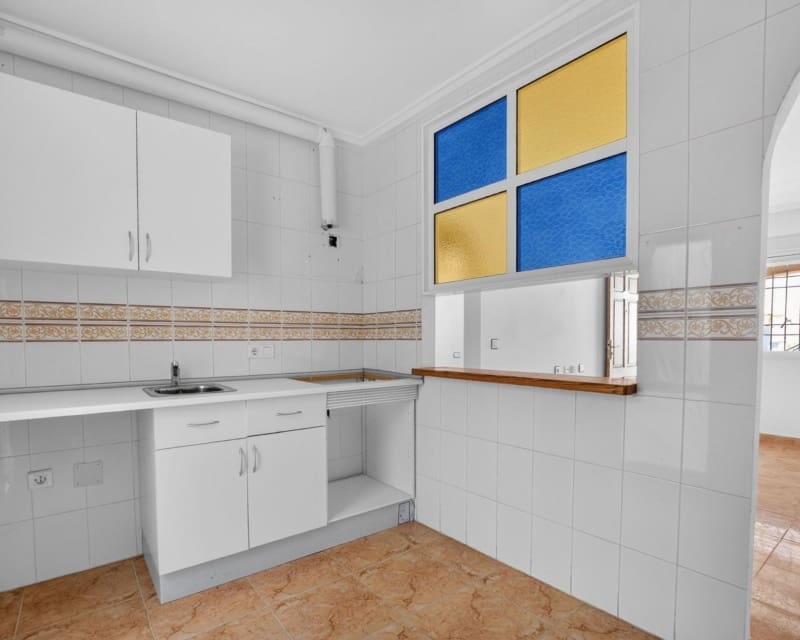 2 soveværelse Lejlighed til salg i Torrevieja med swimmingpool - € 129.900 (Ref: 9895493)
