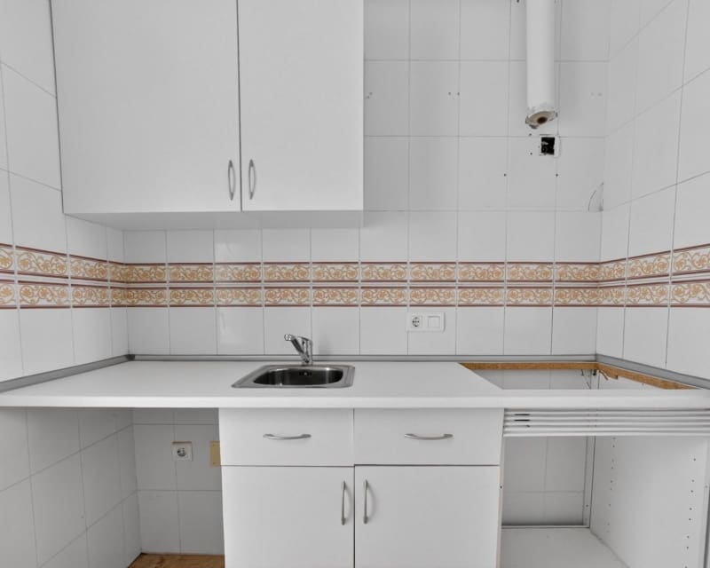 2 soveværelse Lejlighed til salg i Torrevieja med swimmingpool - € 129.900 (Ref: 9895493)