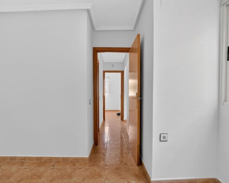2 soveværelse Lejlighed til salg i Torrevieja med swimmingpool - € 129.900 (Ref: 9895493)