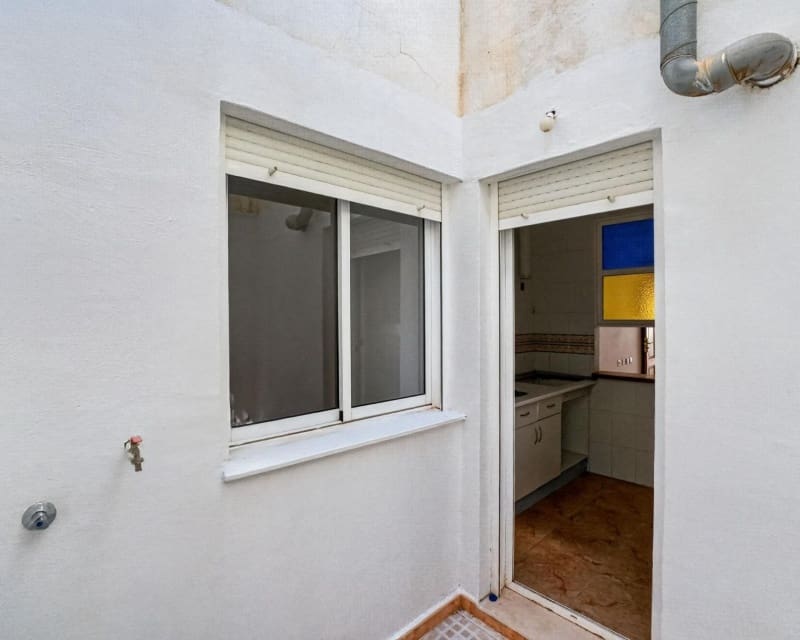 2 soveværelse Lejlighed til salg i Torrevieja med swimmingpool - € 129.900 (Ref: 9895493)