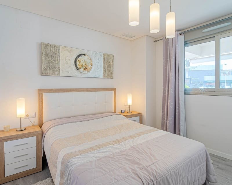 2 soveværelse Lejlighed til salg i Villamartin med swimmingpool - € 275.000 (Ref: 9895494)
