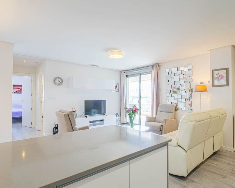 2 soveværelse Lejlighed til salg i Villamartin med swimmingpool - € 275.000 (Ref: 9895494)