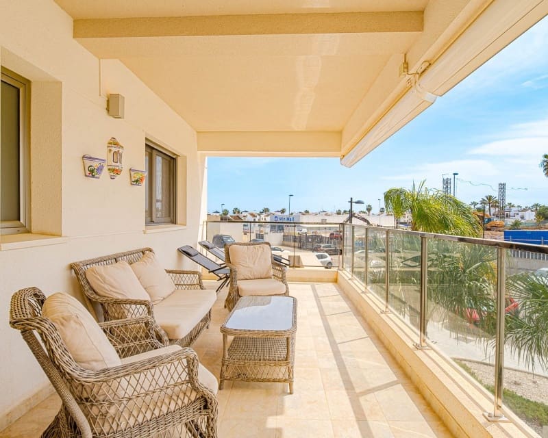 2 soveværelse Lejlighed til salg i Villamartin med swimmingpool - € 275.000 (Ref: 9895494)