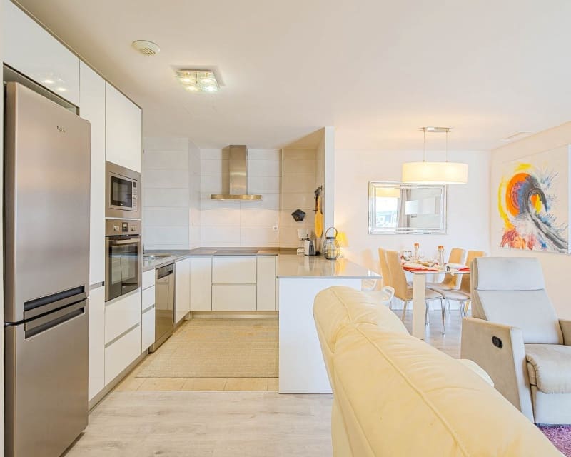 2 soveværelse Lejlighed til salg i Villamartin med swimmingpool - € 275.000 (Ref: 9895494)