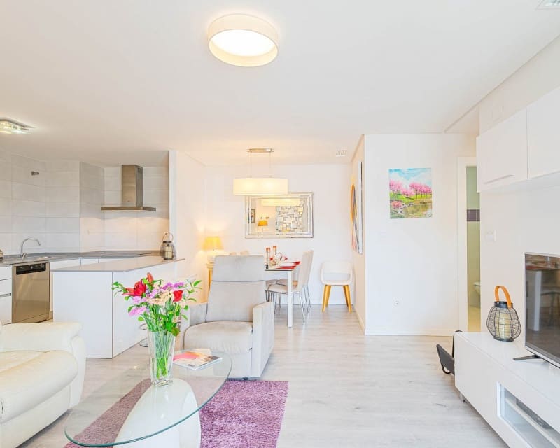 2 soveværelse Lejlighed til salg i Villamartin med swimmingpool - € 275.000 (Ref: 9895494)