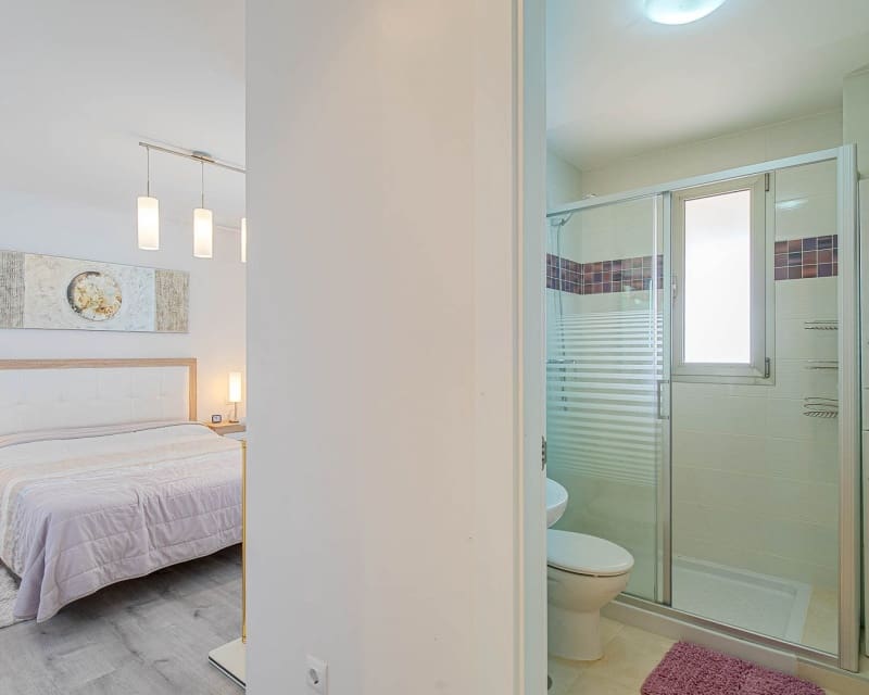 2 soveværelse Lejlighed til salg i Villamartin med swimmingpool - € 275.000 (Ref: 9895494)