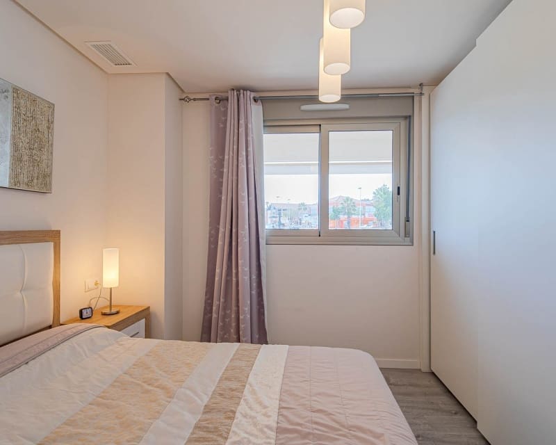 2 soveværelse Lejlighed til salg i Villamartin med swimmingpool - € 275.000 (Ref: 9895494)