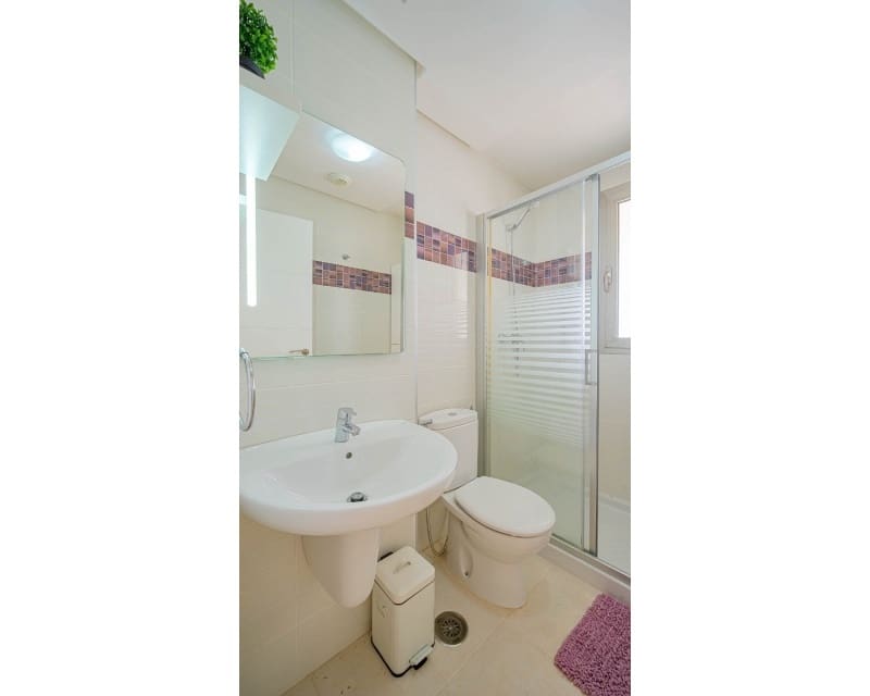 2 soveværelse Lejlighed til salg i Villamartin med swimmingpool - € 275.000 (Ref: 9895494)