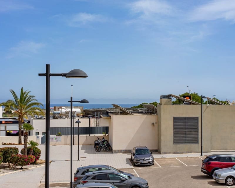 2 soveværelse Lejlighed til salg i Villamartin med swimmingpool - € 275.000 (Ref: 9895494)