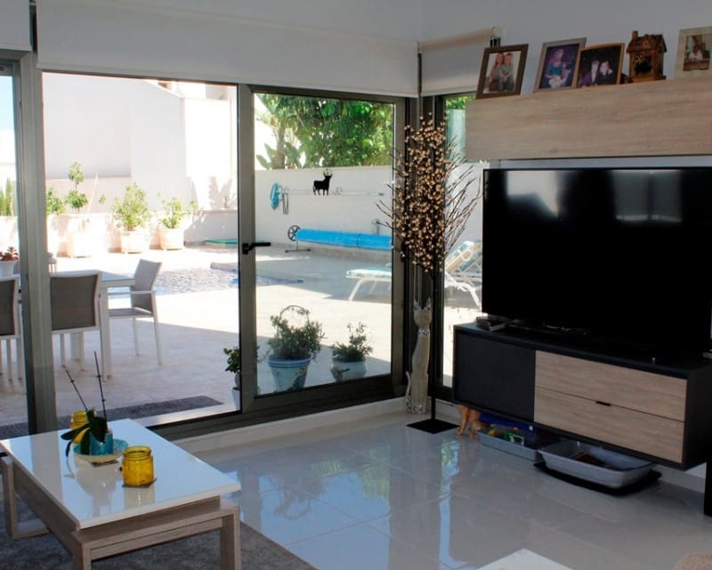 3 bedroom Villa for sale in San Miguel de Salinas with pool - € 429,000 (Ref: 9895495)