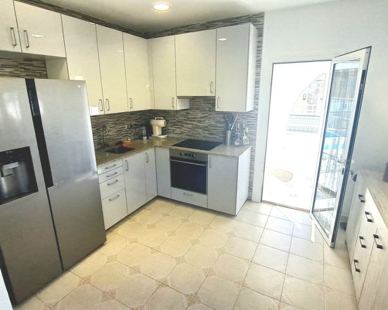 3 soverom Villa til salgs i Villamartin med svømmebasseng - € 350 000 (Ref: 9895496)