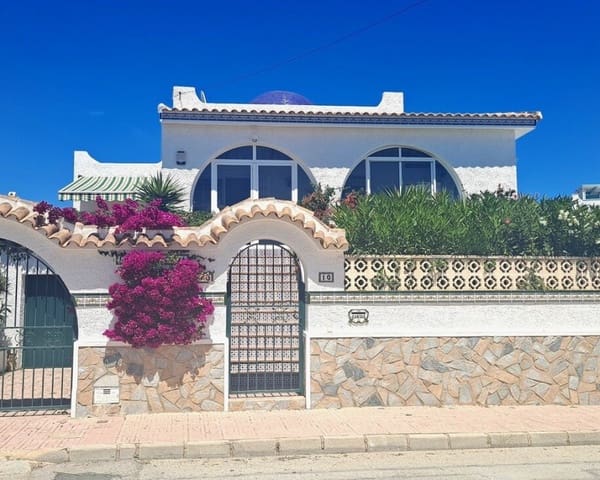 3 soverom Villa til salgs i Villamartin, Orihuela med svømmebasseng - € 350 000 (Ref: 9895496)
