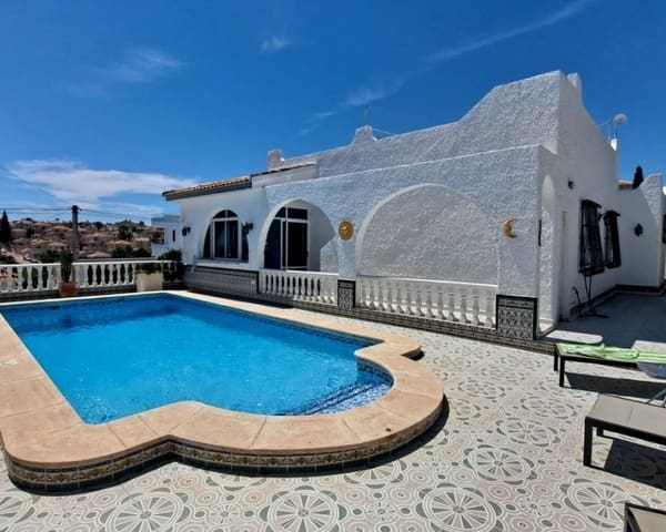 3 soverom Villa til salgs i Villamartin, Orihuela med svømmebasseng - € 350 000 (Ref: 9895496)