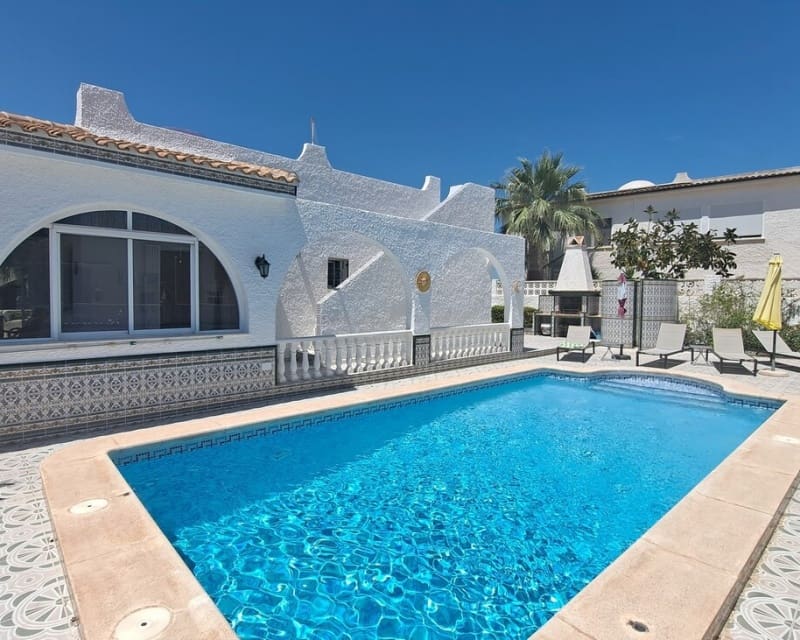 3 soverom Villa til salgs i Villamartin med svømmebasseng - € 350 000 (Ref: 9895496)