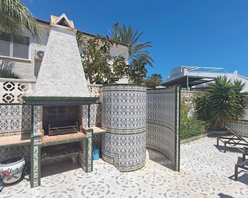 3 soverom Villa til salgs i Villamartin med svømmebasseng - € 350 000 (Ref: 9895496)