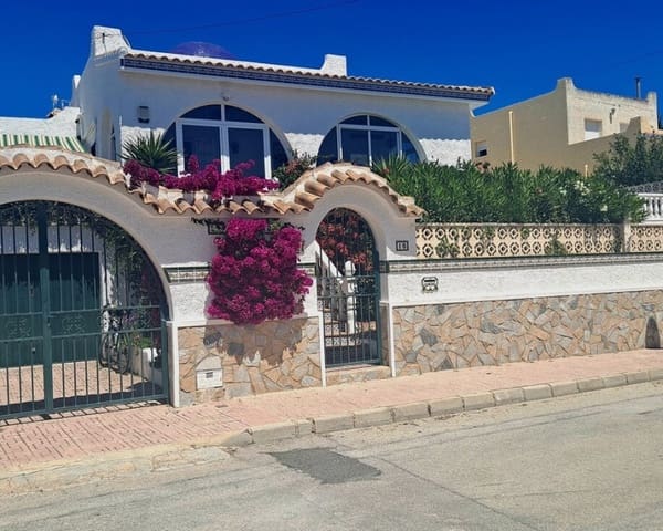 3 soverom Villa til salgs i Villamartin, Orihuela med svømmebasseng - € 350 000 (Ref: 9895496)