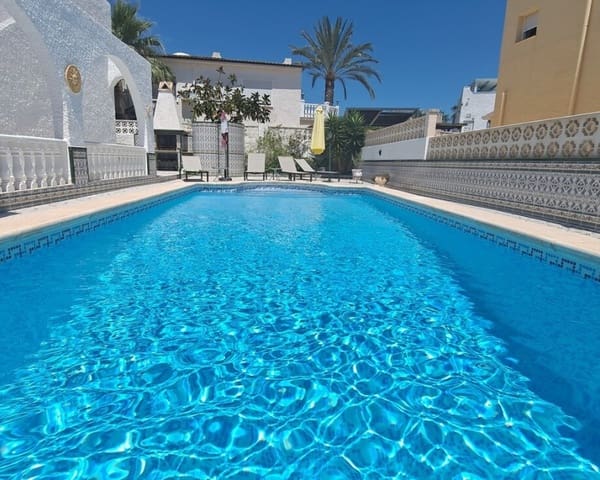 3 soverom Villa til salgs i Villamartin, Orihuela med svømmebasseng - € 350 000 (Ref: 9895496)