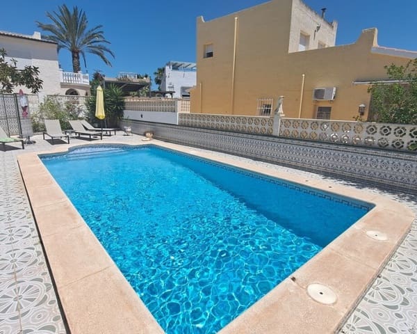 3 soverom Villa til salgs i Villamartin, Orihuela med svømmebasseng - € 350 000 (Ref: 9895496)