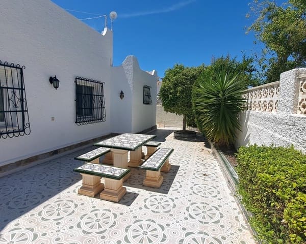 3 soverom Villa til salgs i Villamartin, Orihuela med svømmebasseng - € 350 000 (Ref: 9895496)